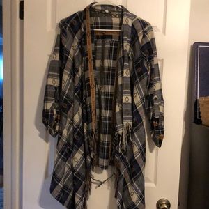 Women’s Small Oversized Plaid Fringed Shirt